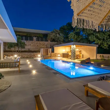 Villa Emerald Estate *