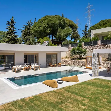 Villa Emerald Estate *