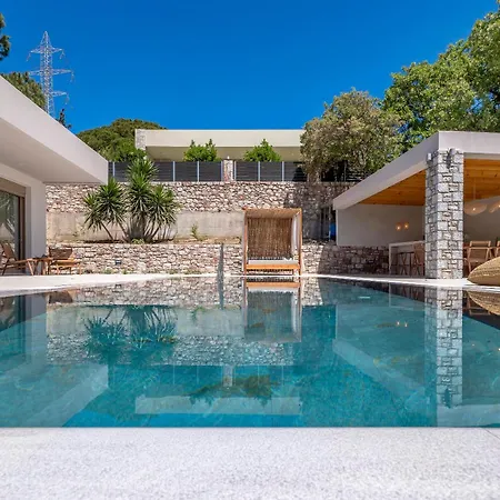 Villa Emerald Estate *